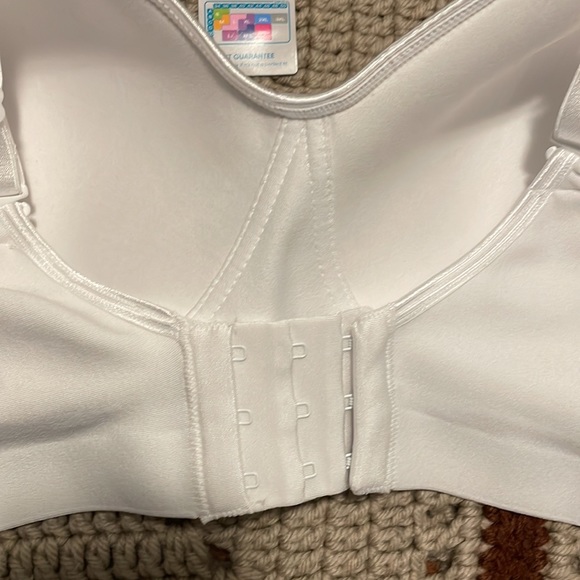 Hanes Bra Signature Women's Smooth Comfort Wireless
Convertible Sz XXXL - Picture 3 of 11